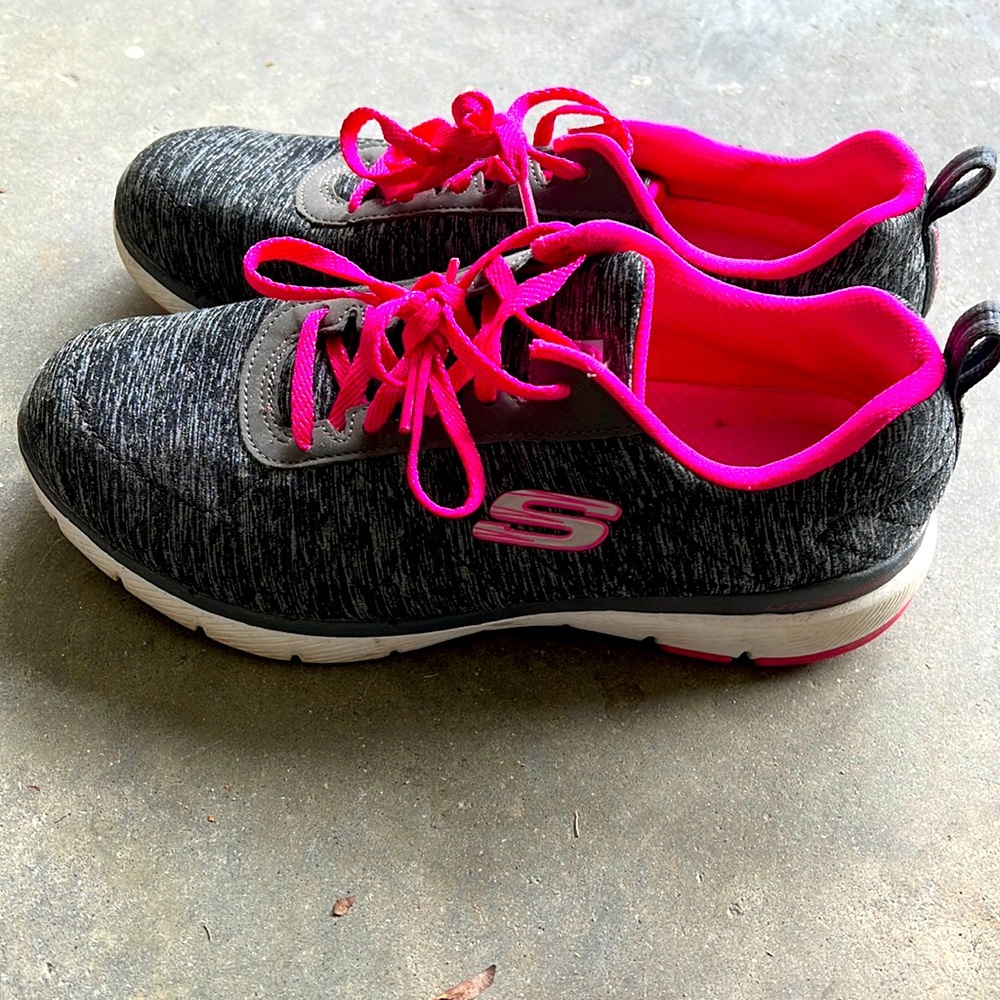 Women’s sketchers sneakers